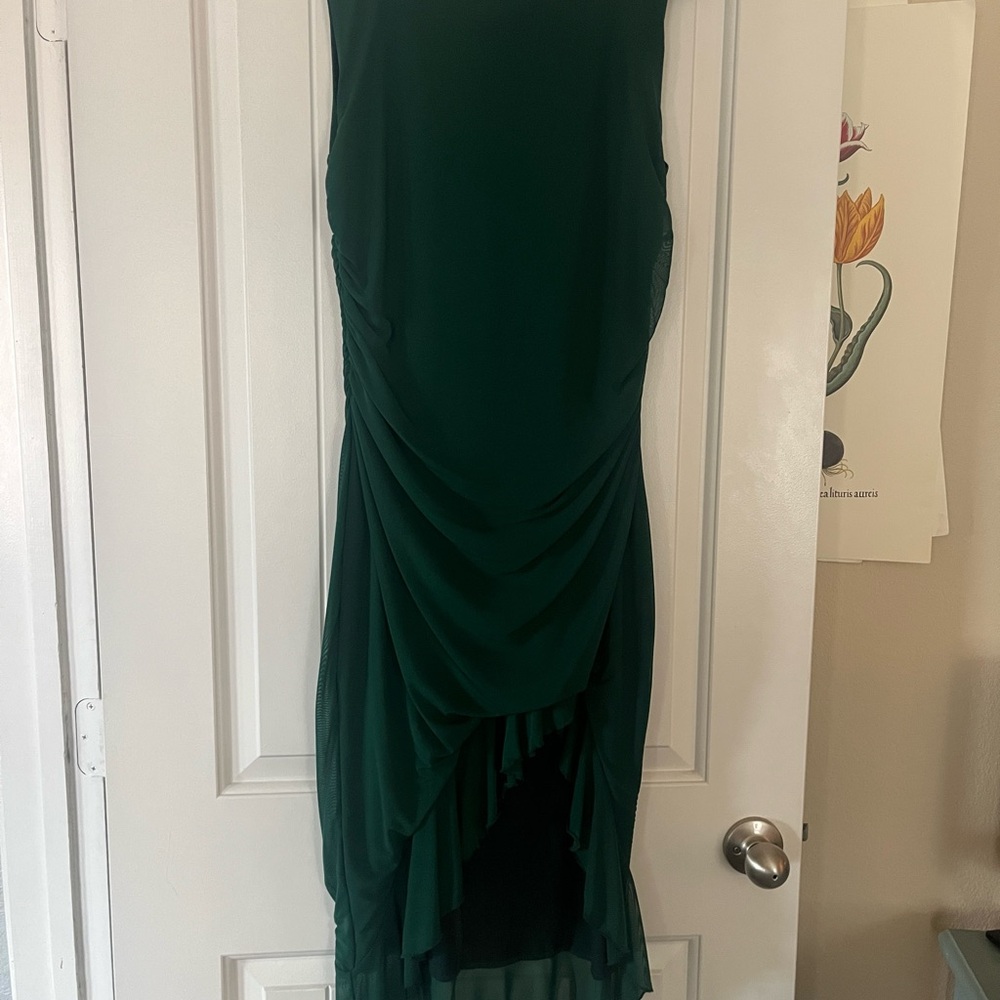 Sexy and stretchy high split cocktail dress in emerald green. NWOT - Picture 4 of 4